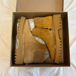 Madewell Pull-On Chelsea Boots